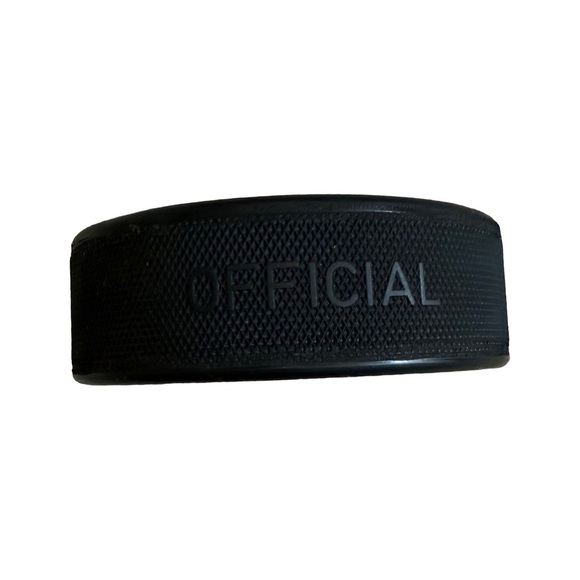 GORDIE HOWE / NHL RARE “GORDIE HOWE’S TAVERN AND EATERY” COLLECTIBLE HOCKEY PUCK - Picture 2 of 3